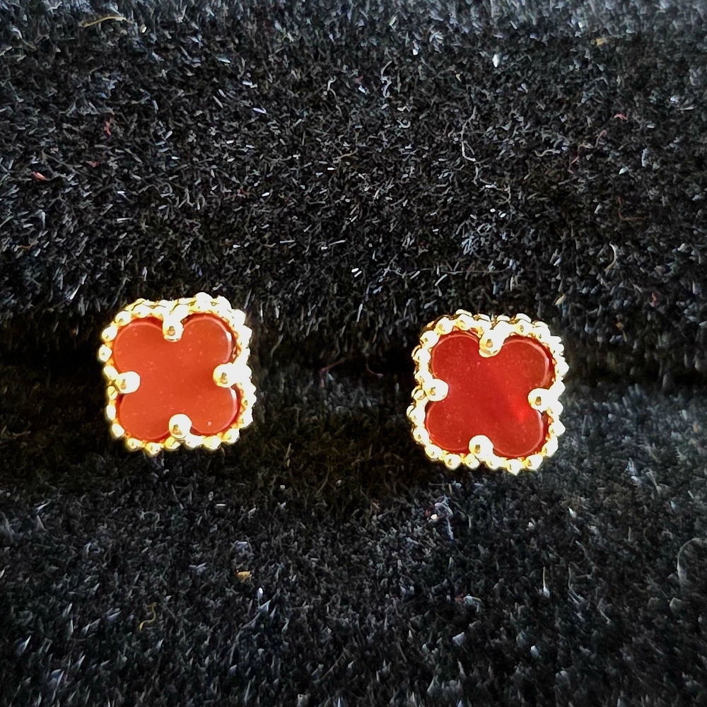 💛18k Gold and Red Clover Earrings